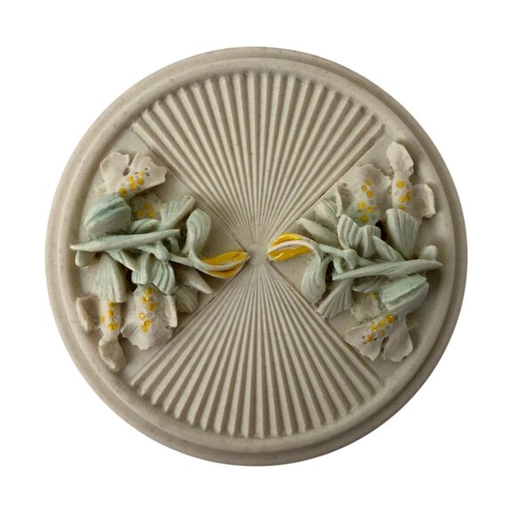 Trinket Boxes Set Of 2 Made In Wales Raised Flower Grapes Leaves Rectangle Round - Picture 8 of 10